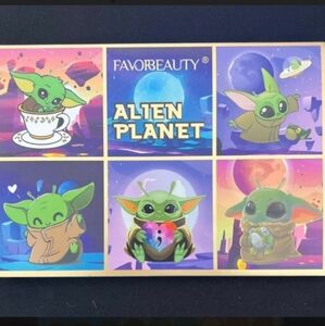 🆕 Alien Planet FavorBeauty Eyeshadow Palette